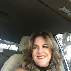 Meet your Posher, Lorena